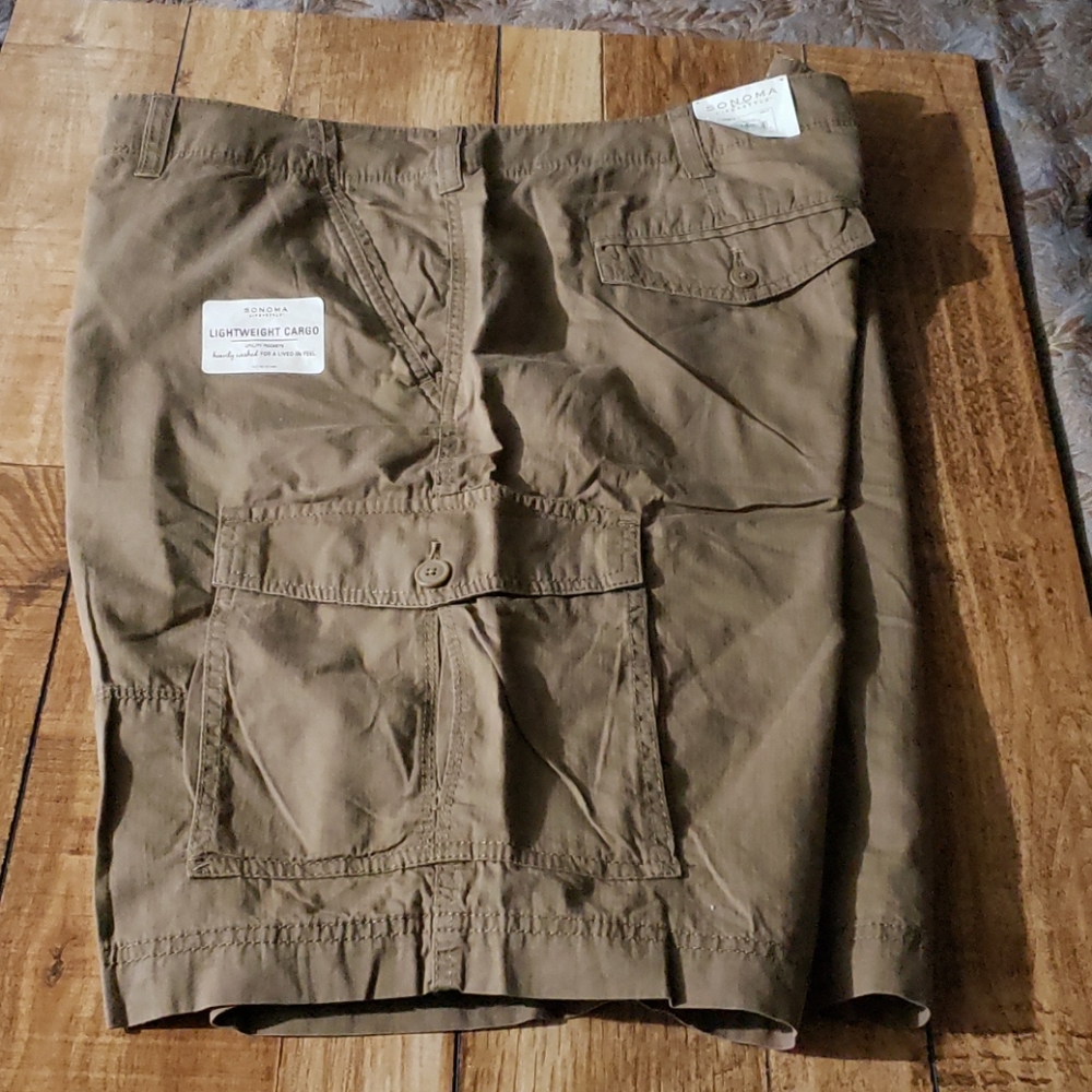 Sonoma cargo shorts size 40
